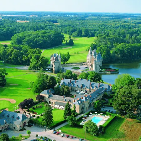 & De La Bretesche
